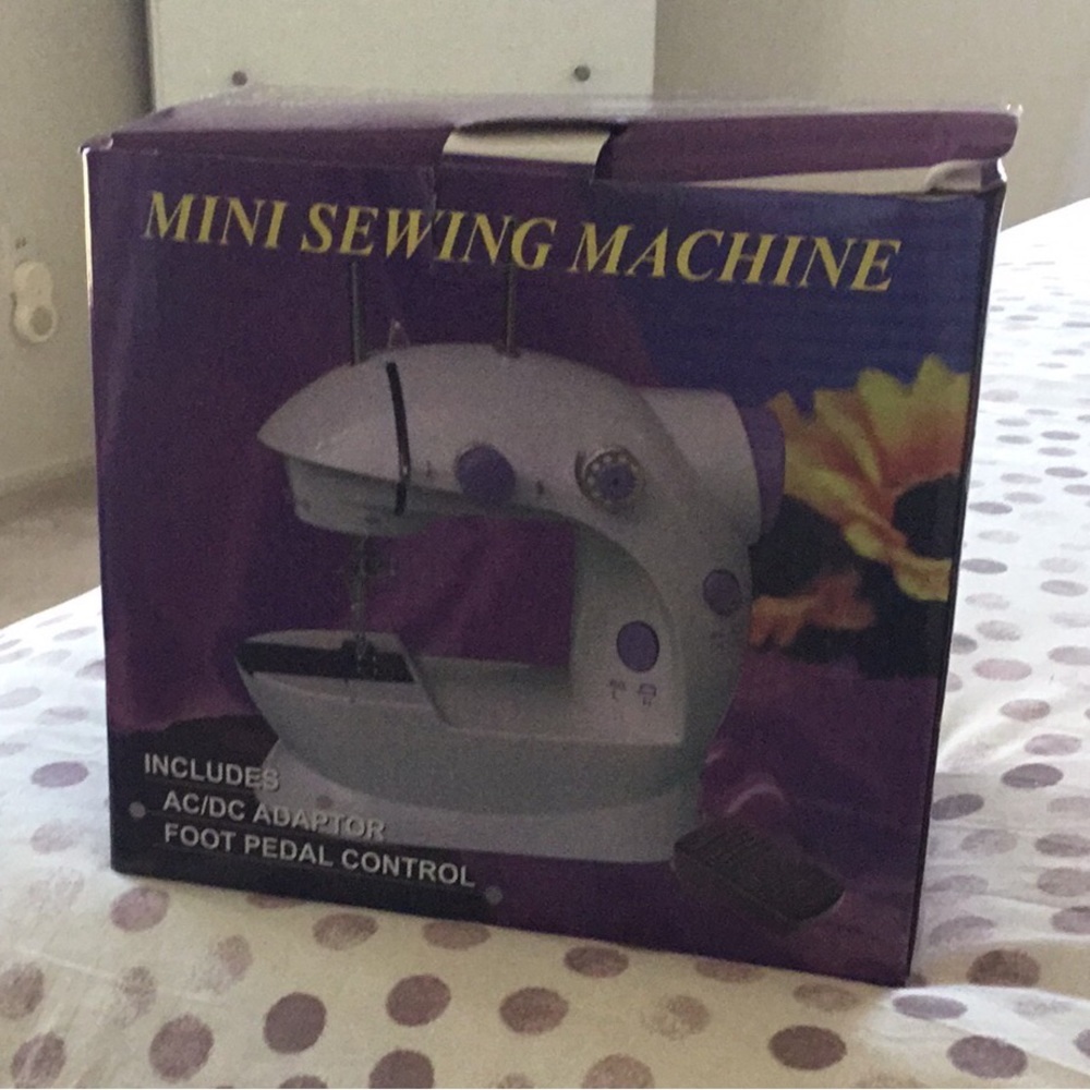 Mini Sewing Machine